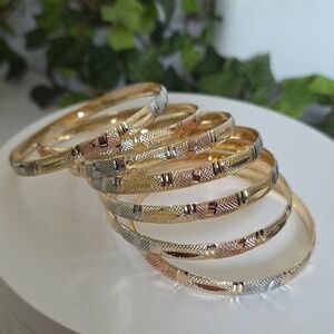Set Of Seven Gold Filled Bangle Bracelet Tricolor Accent Small Size